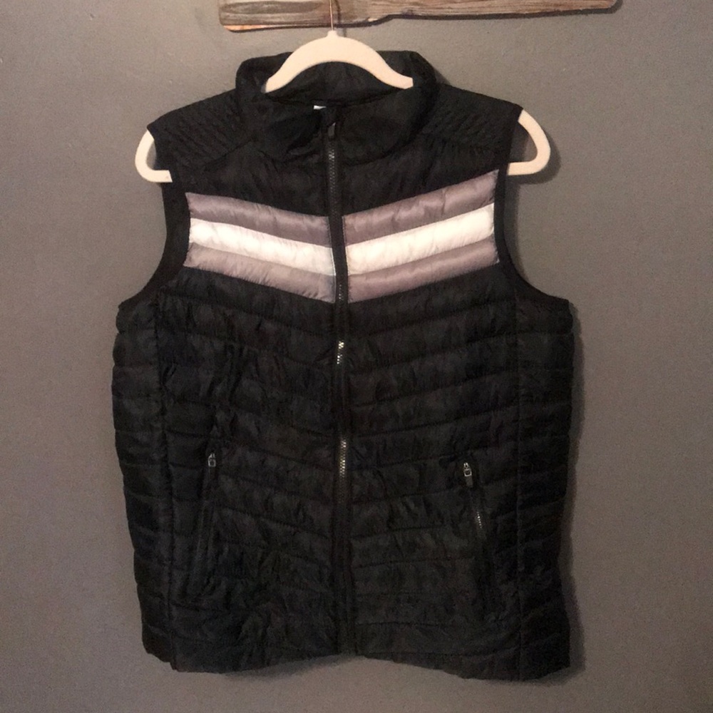 Fabletics XL black/gray/white down vest